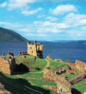 Uruquart Castle at Loch Ness.