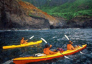 The Na Pali coast promises fine kayaking.