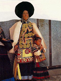 Norsu Yi mother and daughter in festival dress.